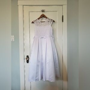 Flower Girl / First Communion Dress – Approximate Size Childrens’ 14 - White 